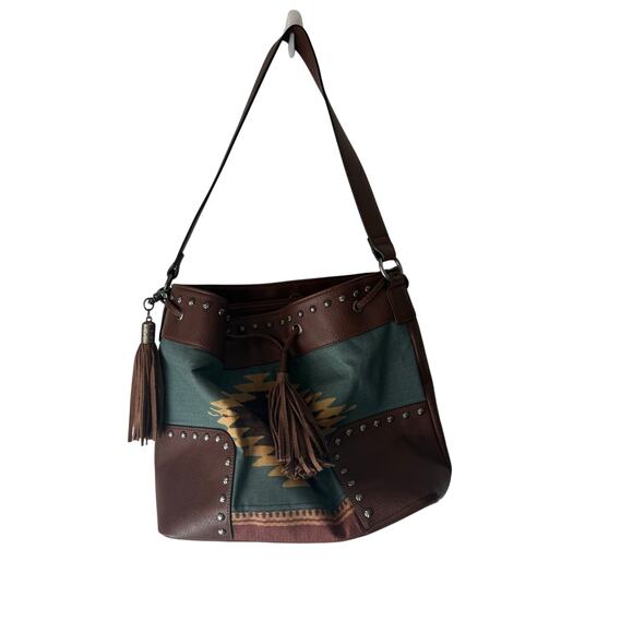Nocona NWOT Western Aztec Concealed Carry Drawstring Bucket Bag Shoulder Bag - Picture 1 of 10